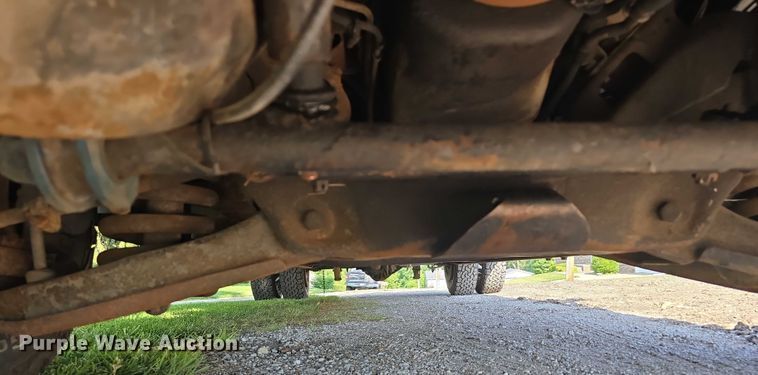 image for item EO1068 1994 Chevrolet C3500 Crew Cab pickup truck