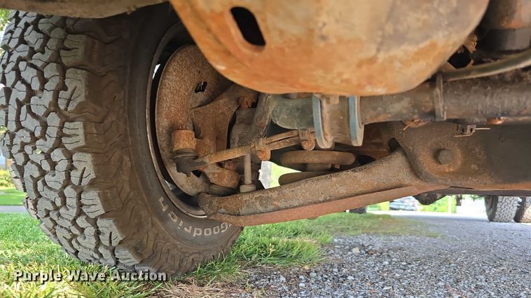 image for item EO1068 1994 Chevrolet C3500 Crew Cab pickup truck