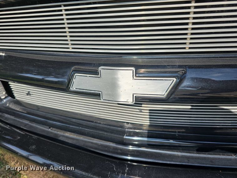 image for item EO1068 1994 Chevrolet C3500 Crew Cab pickup truck