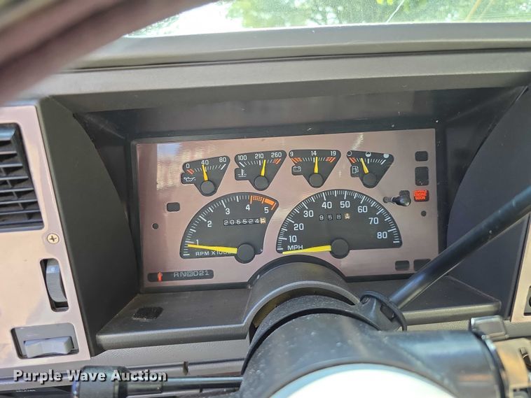 image for item EO1068 1994 Chevrolet C3500 Crew Cab pickup truck