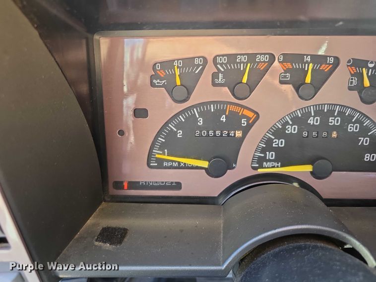 image for item EO1068 1994 Chevrolet C3500 Crew Cab pickup truck