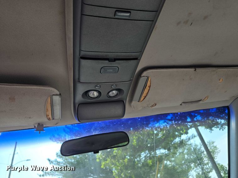 image for item EO1068 1994 Chevrolet C3500 Crew Cab pickup truck