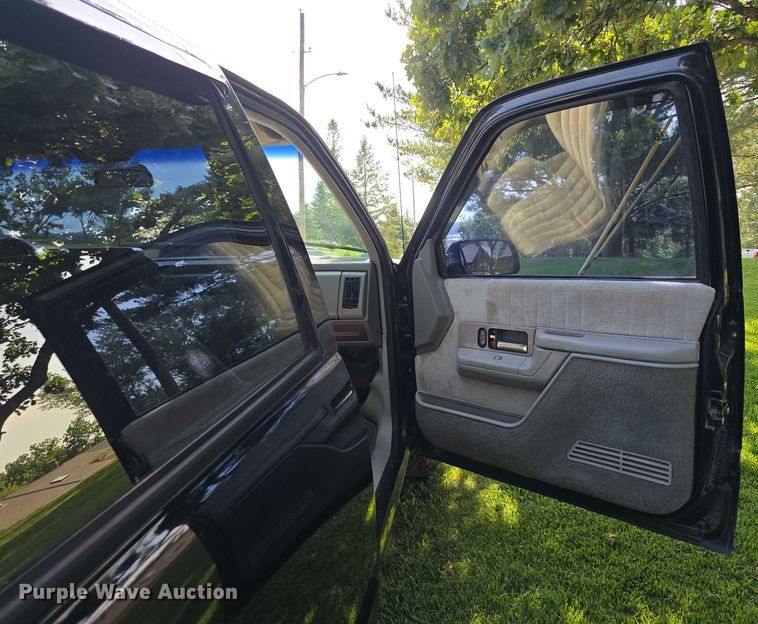 image for item EO1068 1994 Chevrolet C3500 Crew Cab pickup truck