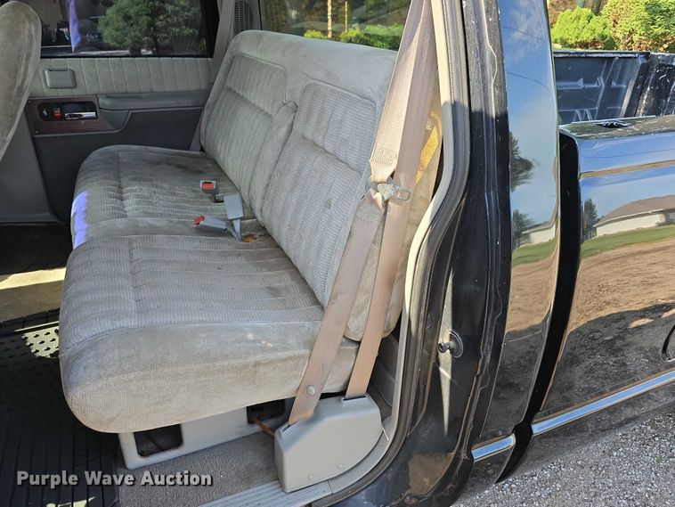 image for item EO1068 1994 Chevrolet C3500 Crew Cab pickup truck