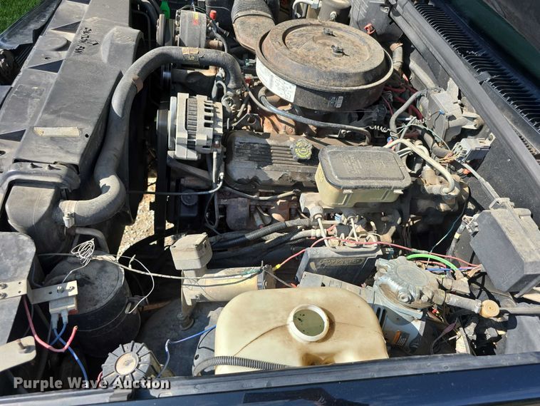 image for item EO1068 1994 Chevrolet C3500 Crew Cab pickup truck