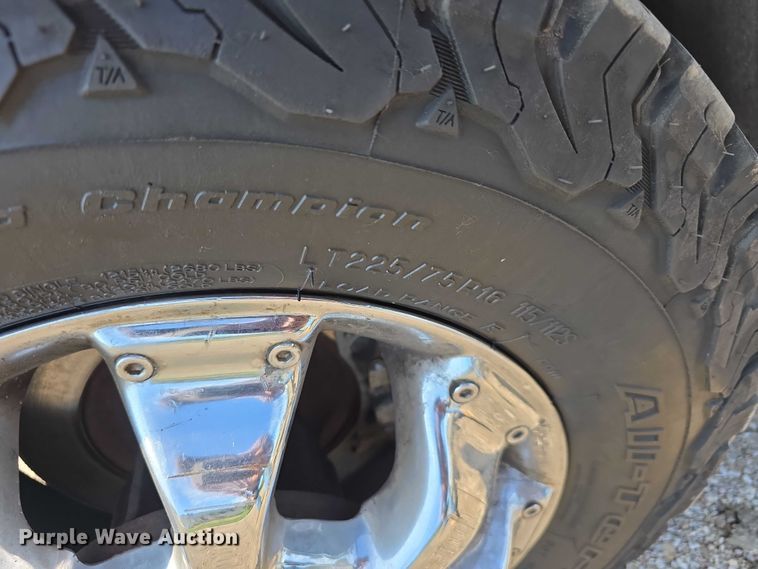 image for item EO1068 1994 Chevrolet C3500 Crew Cab pickup truck