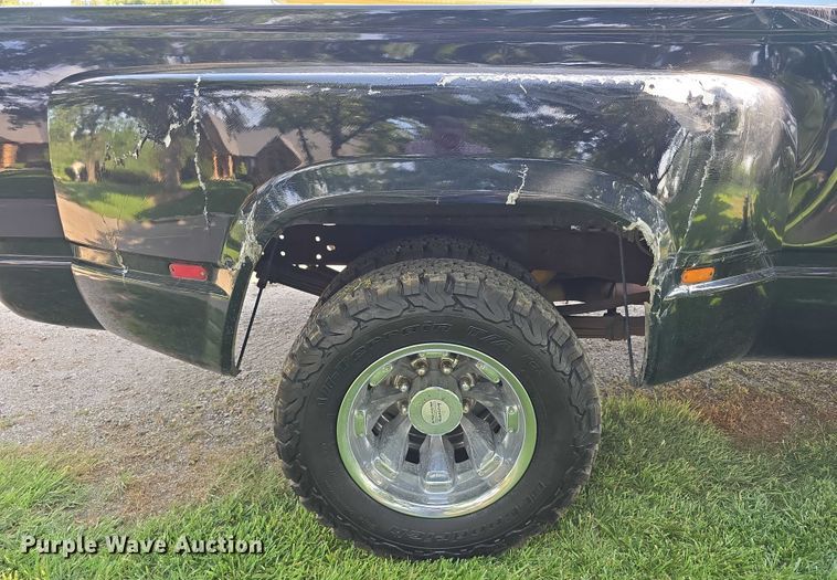 image for item EO1068 1994 Chevrolet C3500 Crew Cab pickup truck