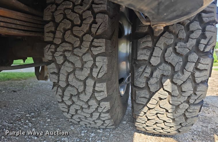 image for item EO1068 1994 Chevrolet C3500 Crew Cab pickup truck