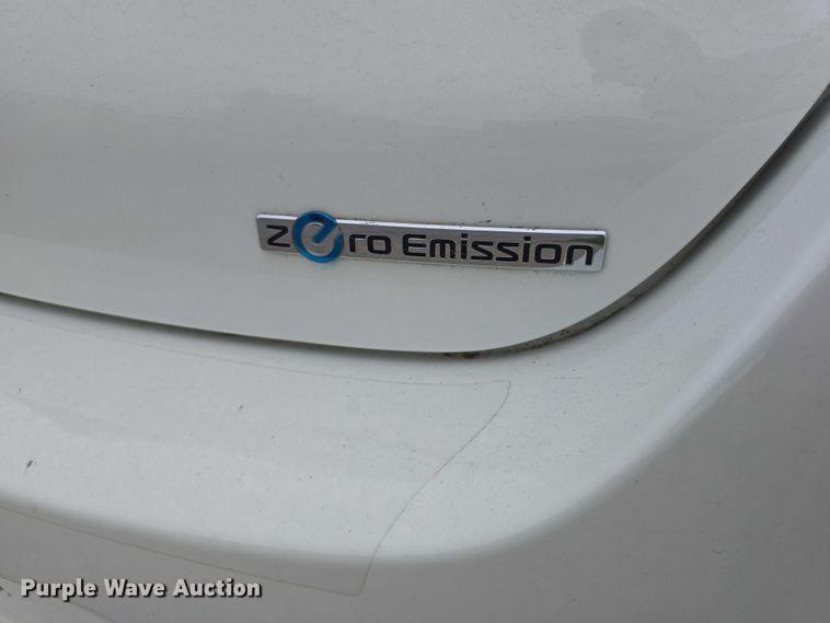 image for item EO1069 2016 Nissan Leaf 