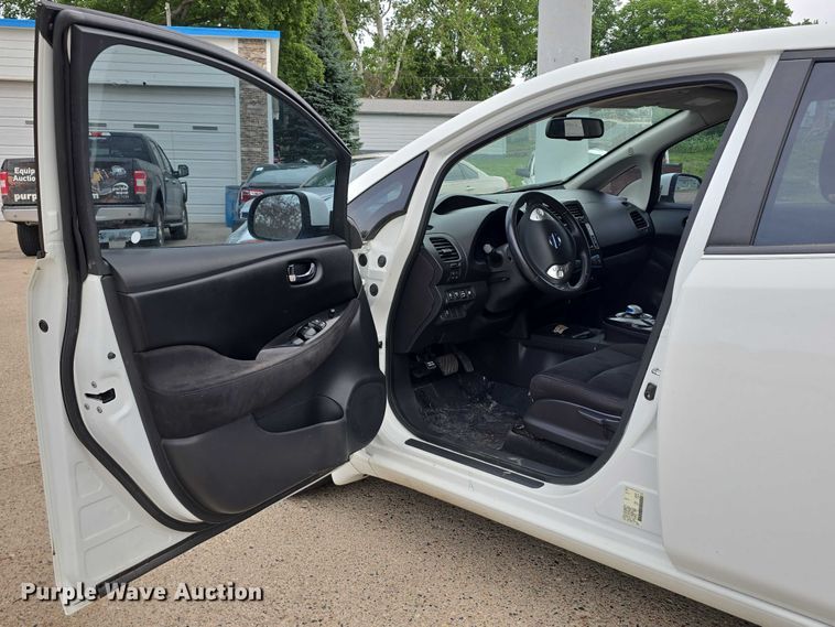 image for item EO1069 2016 Nissan Leaf 