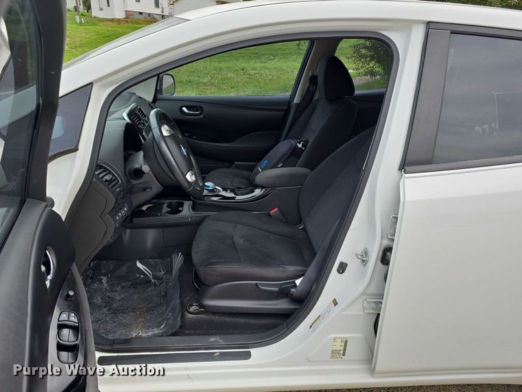 image for item EO1069 2016 Nissan Leaf 