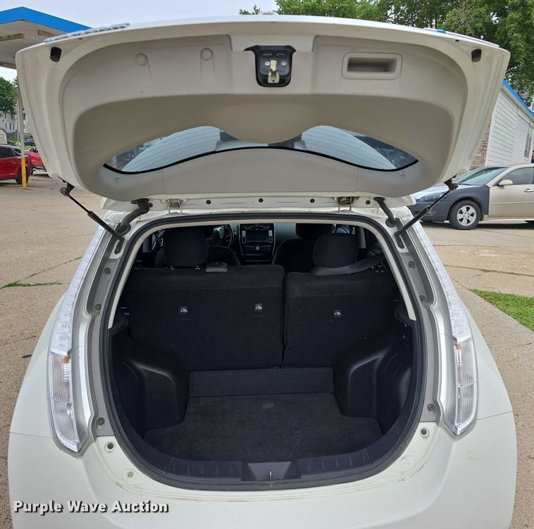 image for item EO1069 2016 Nissan Leaf 