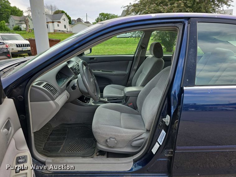 image for item EO1071 2003 Toyota Camry LE 