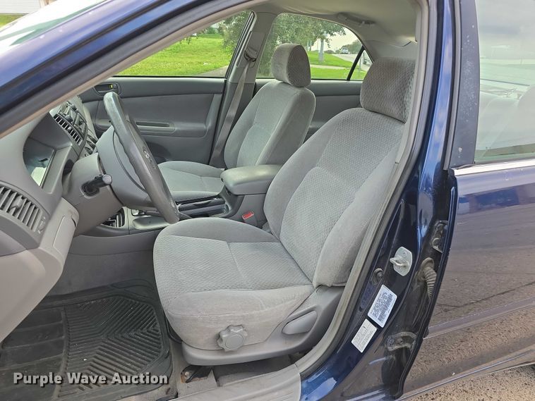 image for item EO1071 2003 Toyota Camry LE 