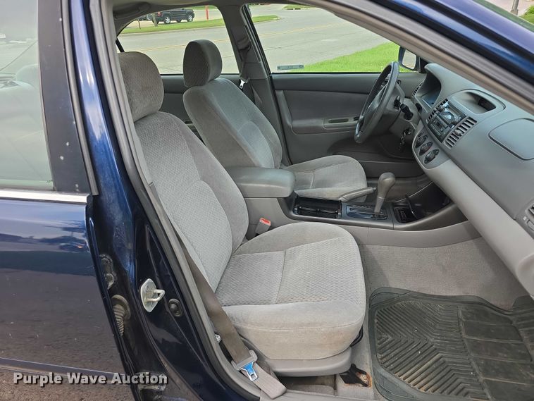 image for item EO1071 2003 Toyota Camry LE 