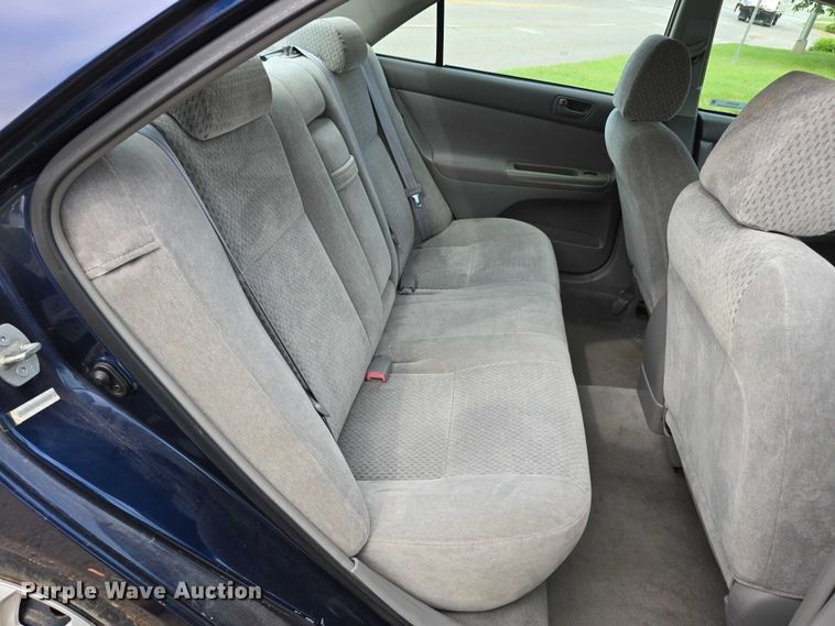 image for item EO1071 2003 Toyota Camry LE 