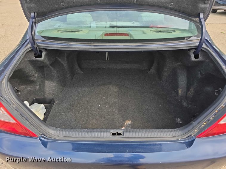 image for item EO1071 2003 Toyota Camry LE 