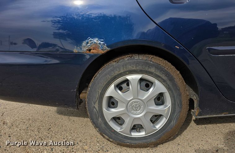 image for item EO1071 2003 Toyota Camry LE 