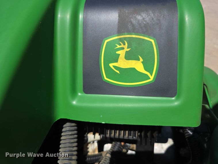 image for item EO1510 2016 John Deere 220 E-cut Hybrid greens mower