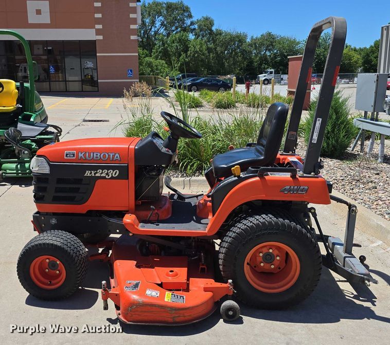 image for item EO1511 Kubota BX2230D lawn tractor