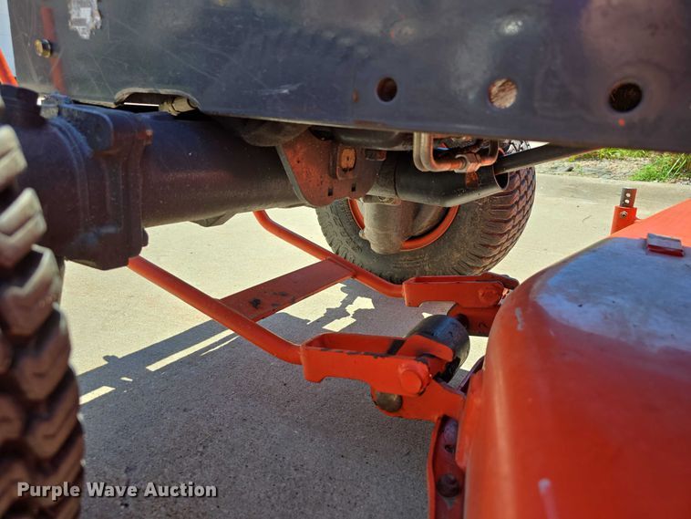 image for item EO1511 Kubota BX2230D lawn tractor