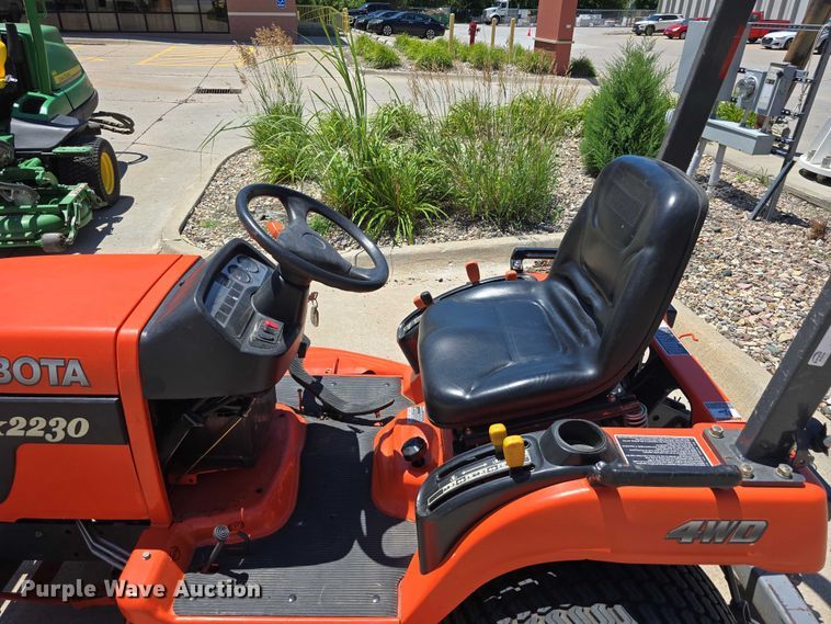 image for item EO1511 Kubota BX2230D lawn tractor