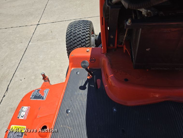 image for item EO1511 Kubota BX2230D lawn tractor