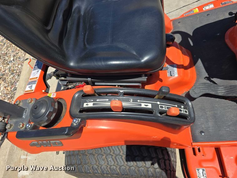 image for item EO1511 Kubota BX2230D lawn tractor