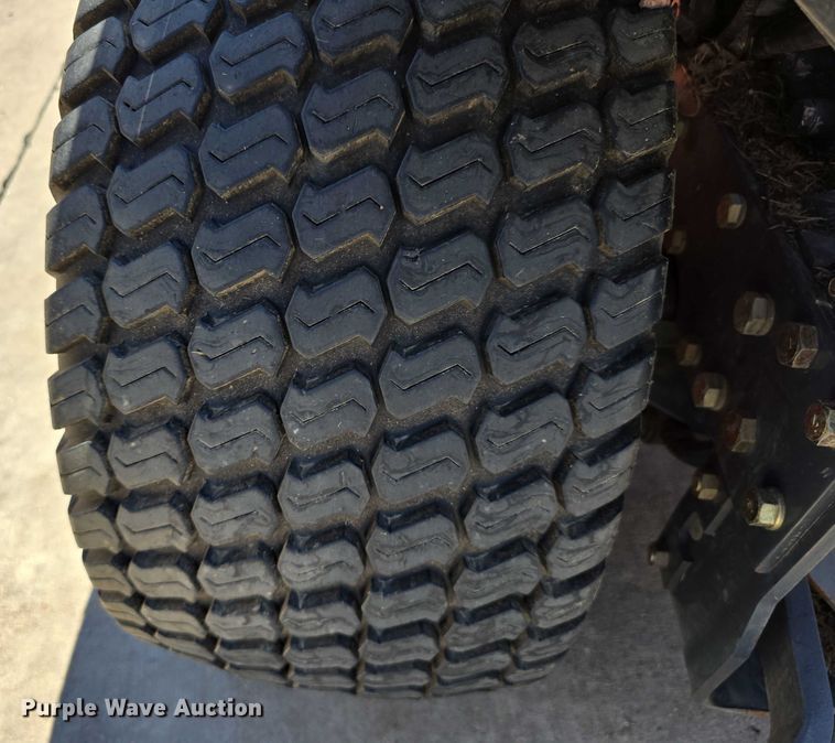 image for item EO1511 Kubota BX2230D lawn tractor