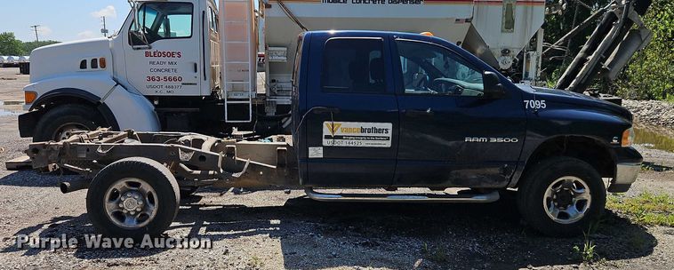 image for item EO4506 2004 Dodge Ram 3500 Quad Cab pickup truck cab and chassis