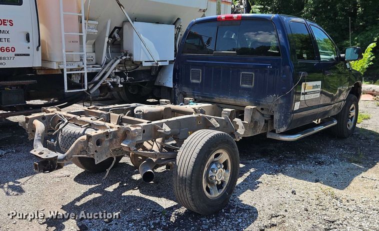 image for item EO4506 2004 Dodge Ram 3500 Quad Cab pickup truck cab and chassis