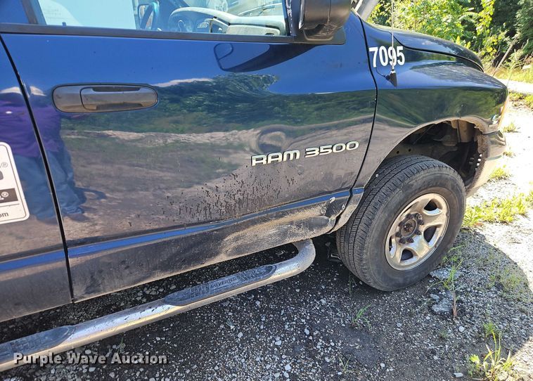 image for item EO4506 2004 Dodge Ram 3500 Quad Cab pickup truck cab and chassis