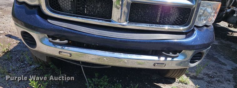 image for item EO4506 2004 Dodge Ram 3500 Quad Cab pickup truck cab and chassis