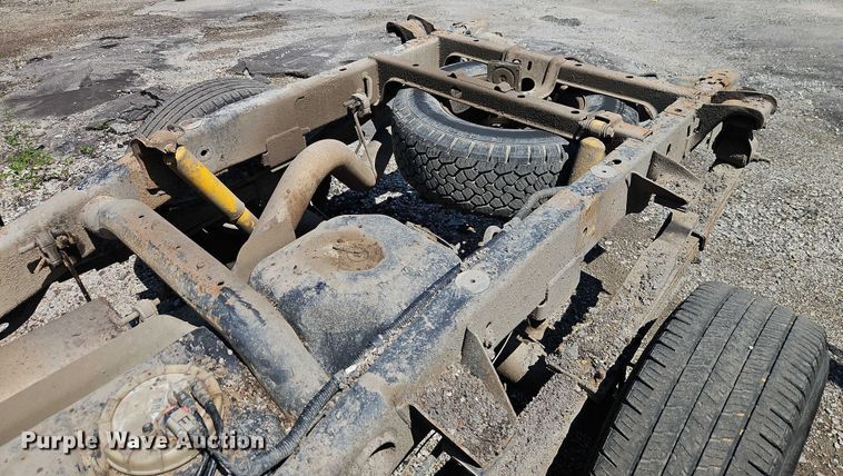 image for item EO4506 2004 Dodge Ram 3500 Quad Cab pickup truck cab and chassis