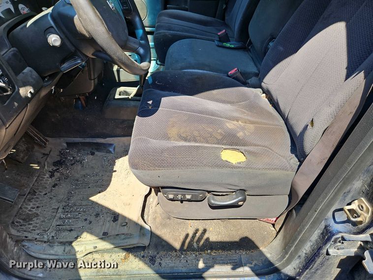 image for item EO4506 2004 Dodge Ram 3500 Quad Cab pickup truck cab and chassis