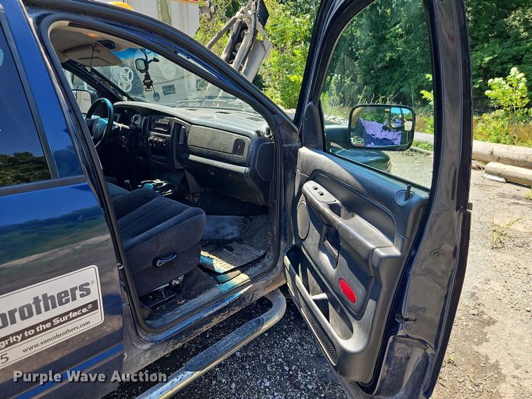 image for item EO4506 2004 Dodge Ram 3500 Quad Cab pickup truck cab and chassis