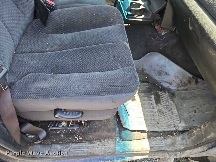 image for item EO4506 2004 Dodge Ram 3500 Quad Cab pickup truck cab and chassis