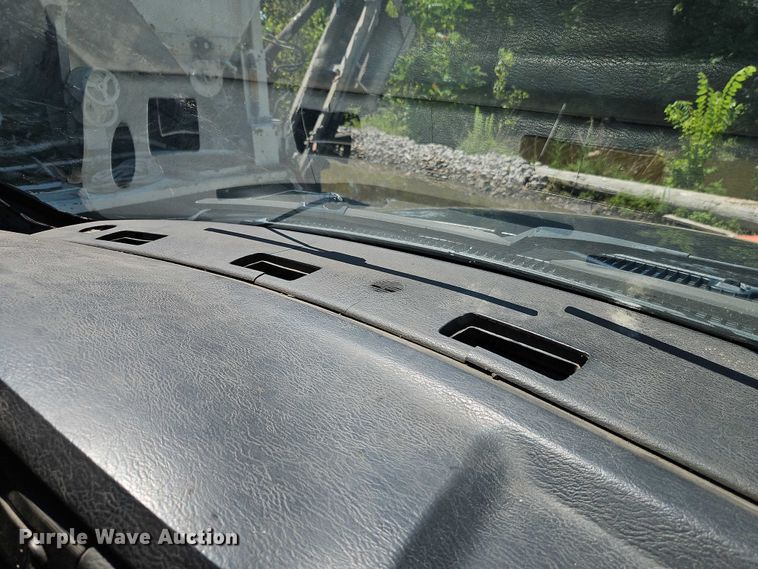 image for item EO4506 2004 Dodge Ram 3500 Quad Cab pickup truck cab and chassis