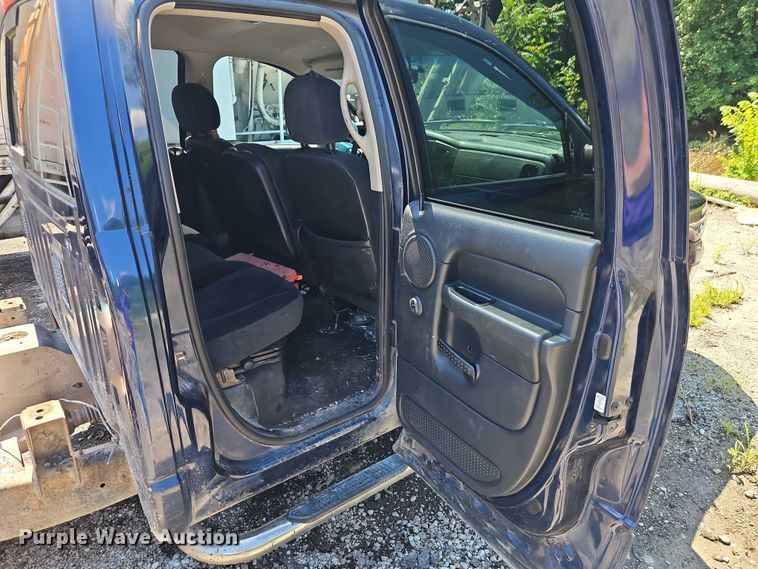 image for item EO4506 2004 Dodge Ram 3500 Quad Cab pickup truck cab and chassis