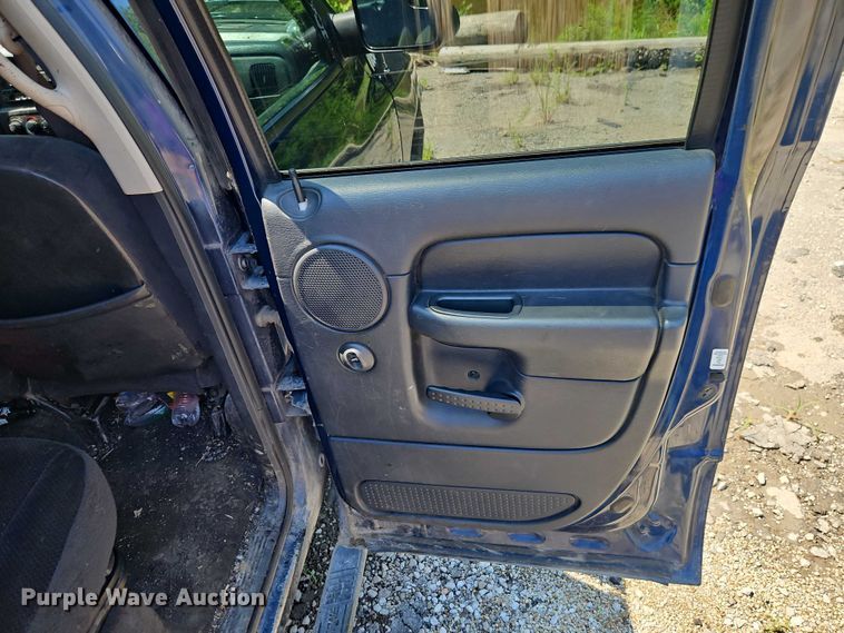 image for item EO4506 2004 Dodge Ram 3500 Quad Cab pickup truck cab and chassis