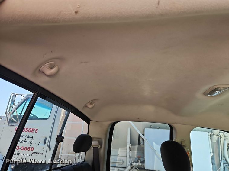 image for item EO4506 2004 Dodge Ram 3500 Quad Cab pickup truck cab and chassis