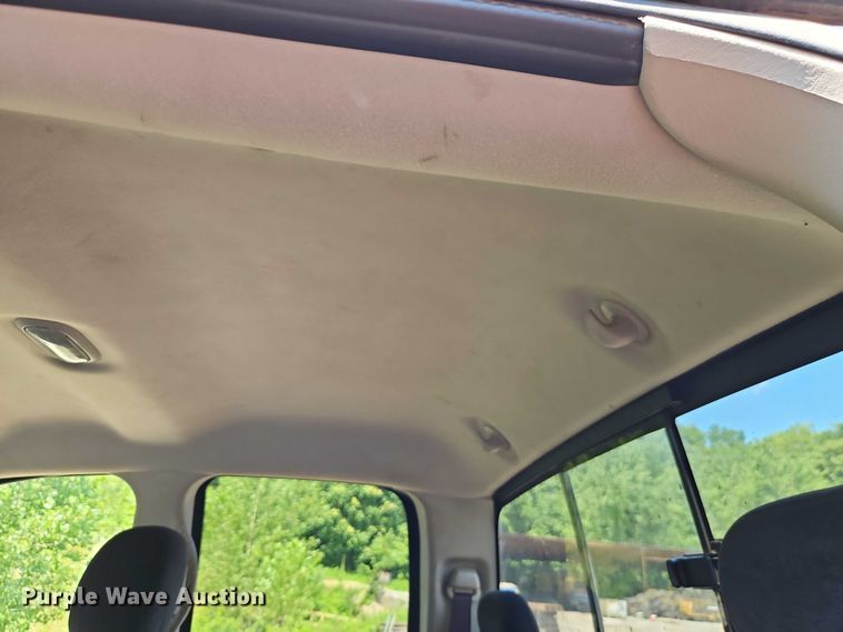 image for item EO4506 2004 Dodge Ram 3500 Quad Cab pickup truck cab and chassis