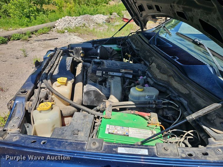 image for item EO4506 2004 Dodge Ram 3500 Quad Cab pickup truck cab and chassis