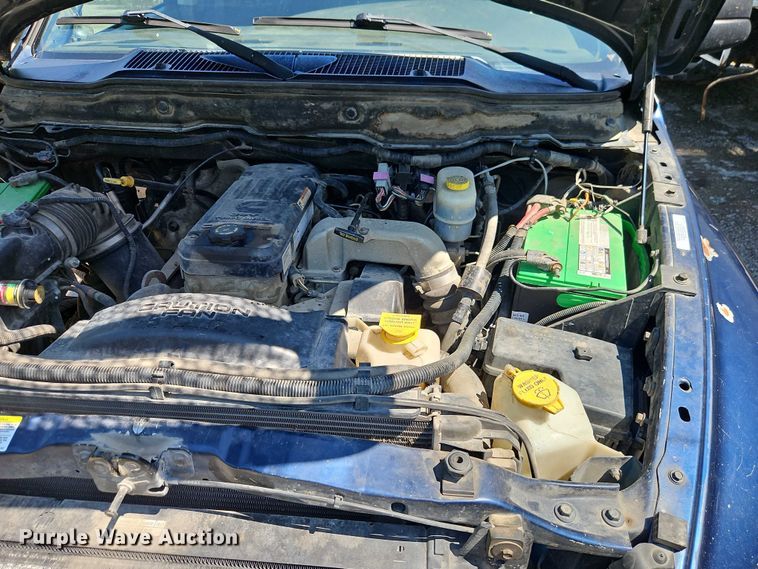 image for item EO4506 2004 Dodge Ram 3500 Quad Cab pickup truck cab and chassis