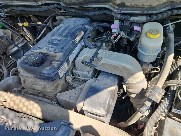 image for item EO4506 2004 Dodge Ram 3500 Quad Cab pickup truck cab and chassis