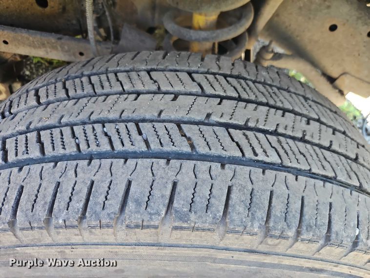 image for item EO4506 2004 Dodge Ram 3500 Quad Cab pickup truck cab and chassis