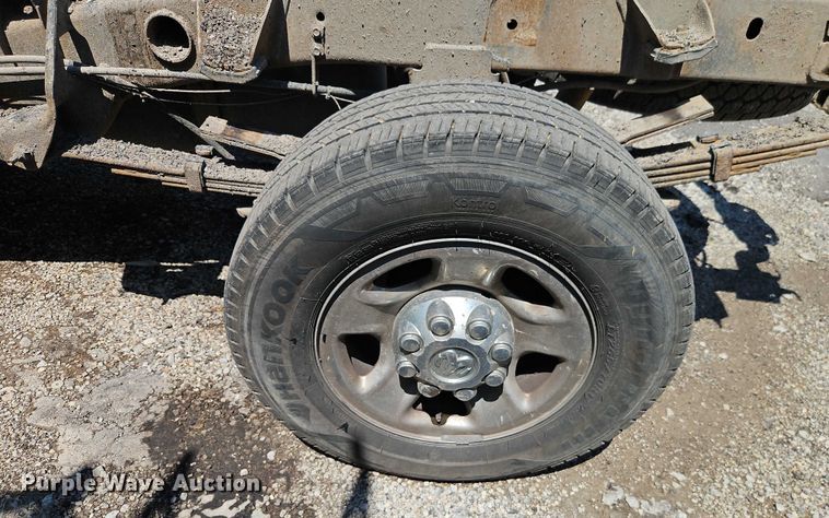 image for item EO4506 2004 Dodge Ram 3500 Quad Cab pickup truck cab and chassis