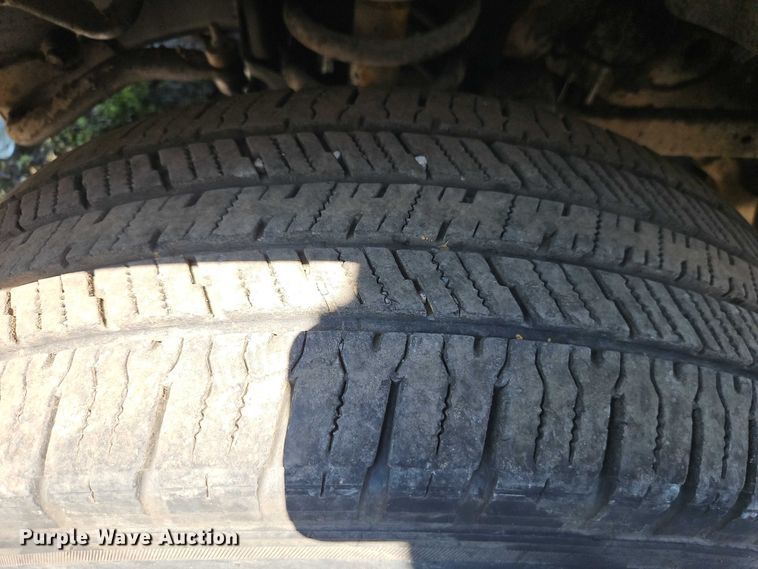 image for item EO4506 2004 Dodge Ram 3500 Quad Cab pickup truck cab and chassis