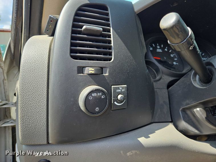 image for item EQ2609 2012 Chevrolet Silverado 1500 pickup truck