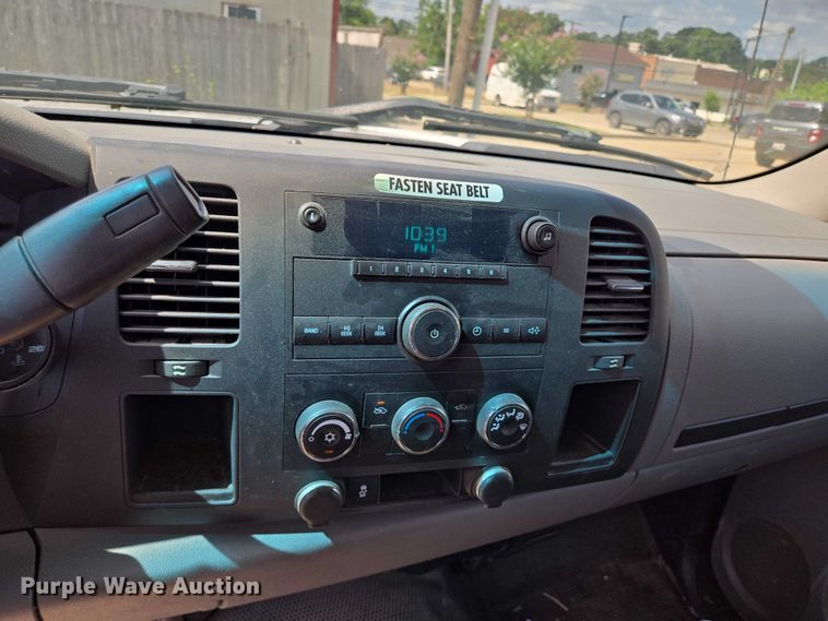 image for item EQ2609 2012 Chevrolet Silverado 1500 pickup truck